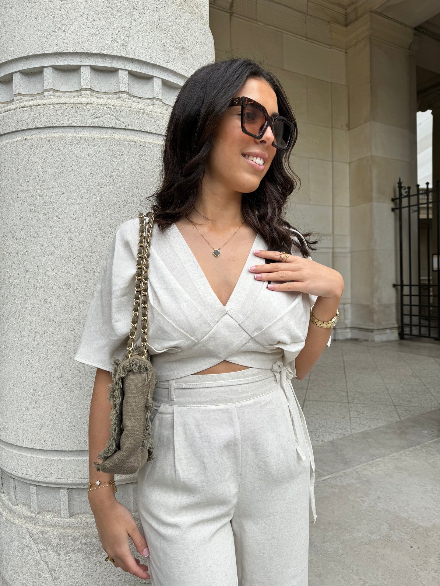 TOP SARA LIN