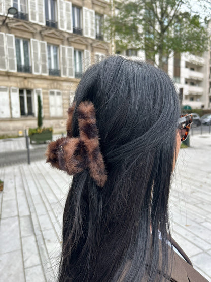 PINCE EN FAUSSE FOURRURE LÉOPARD